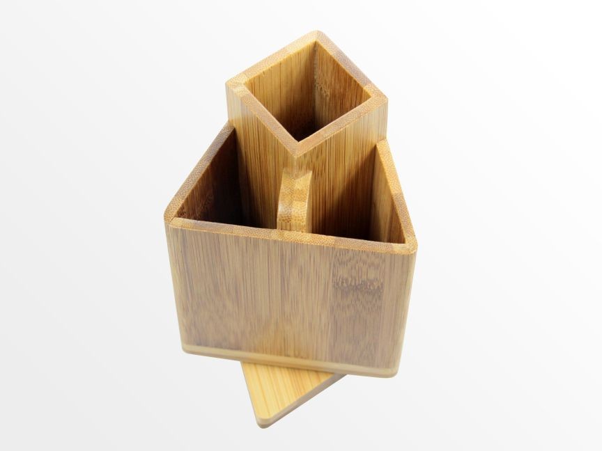 Bamboo revolving pen holder